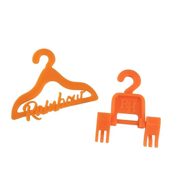 Rainbow High Winter Break Poppy Rowan Orange Doll Skis Ice Skates Stand - Picture 10 of 14